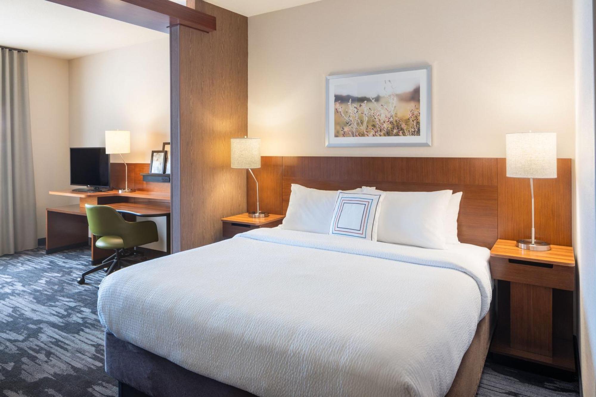 Fairfield Inn & Suites By Marriott Чиликоти Екстериор снимка