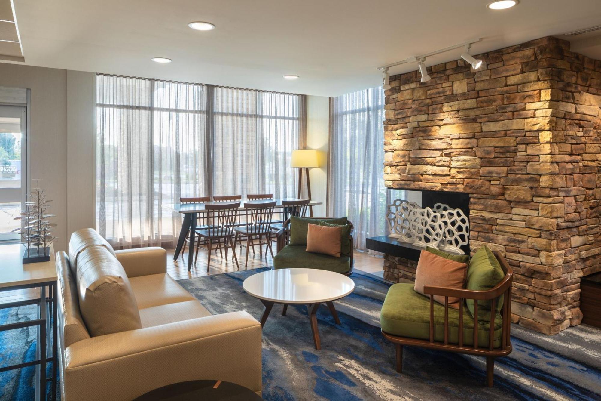Fairfield Inn & Suites By Marriott Чиликоти Екстериор снимка