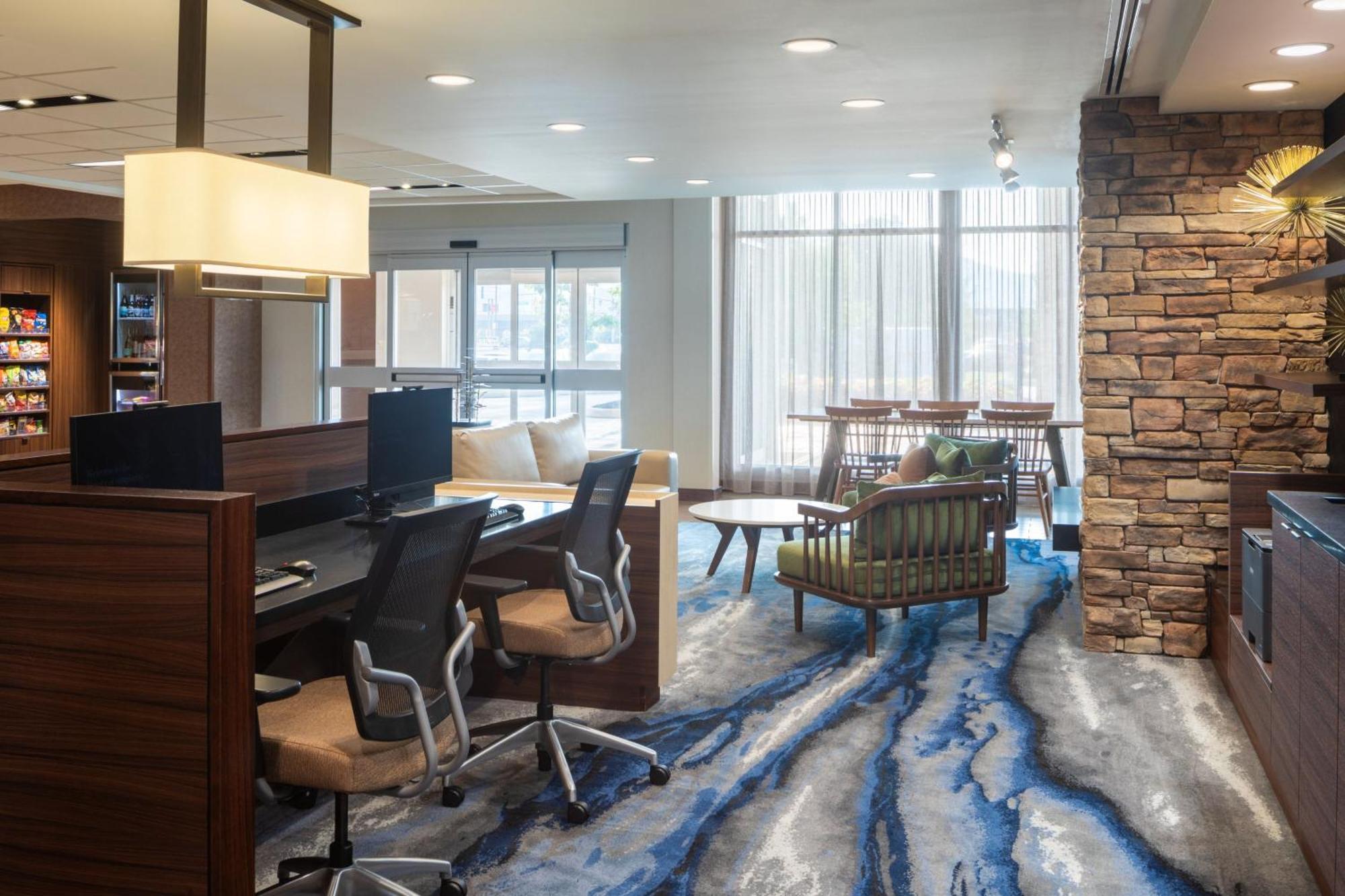 Fairfield Inn & Suites By Marriott Чиликоти Екстериор снимка