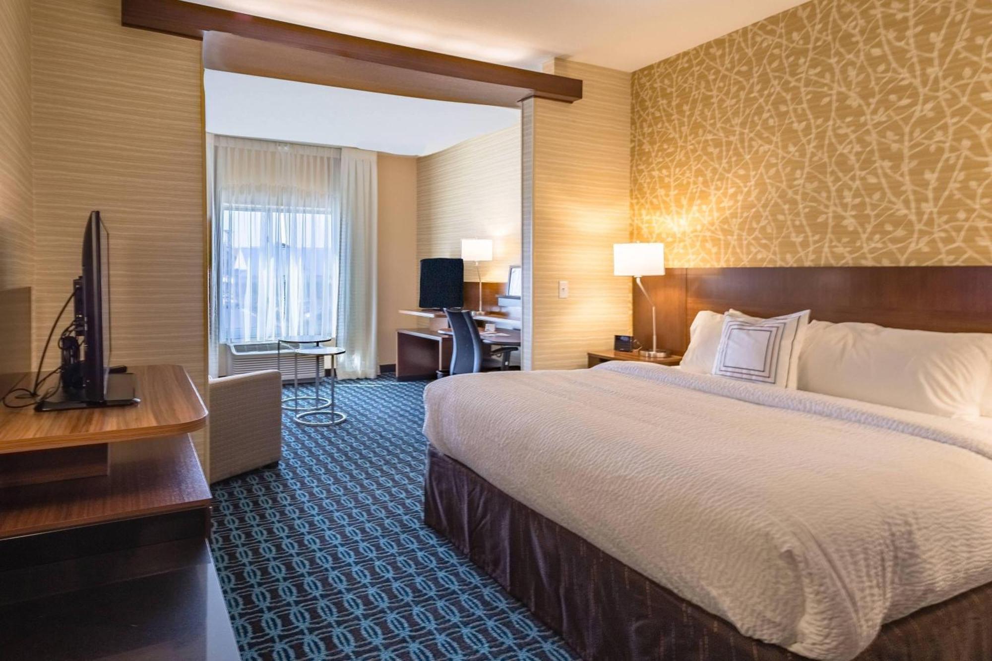 Fairfield Inn & Suites By Marriott Чиликоти Екстериор снимка
