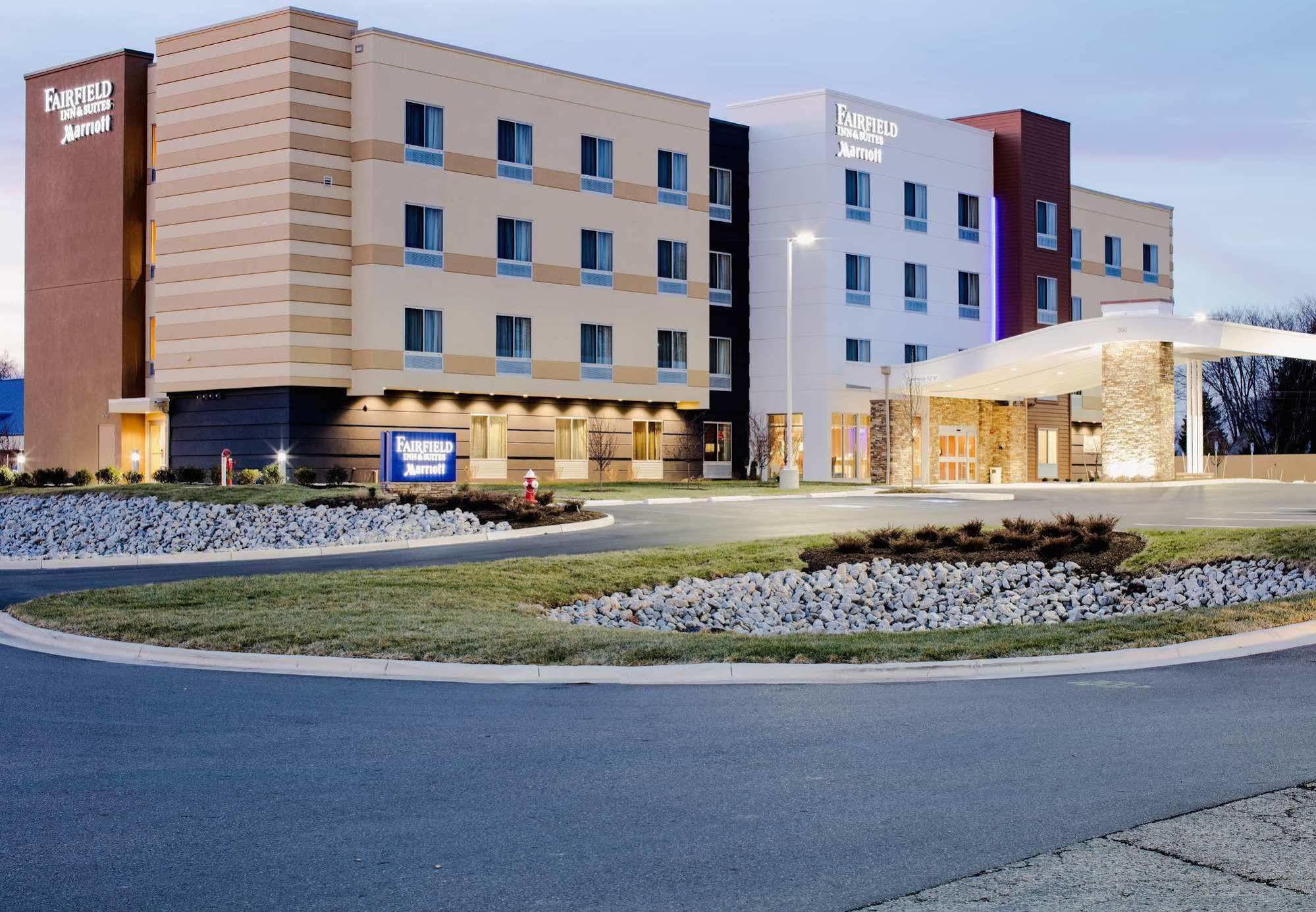 Fairfield Inn & Suites By Marriott Чиликоти Екстериор снимка